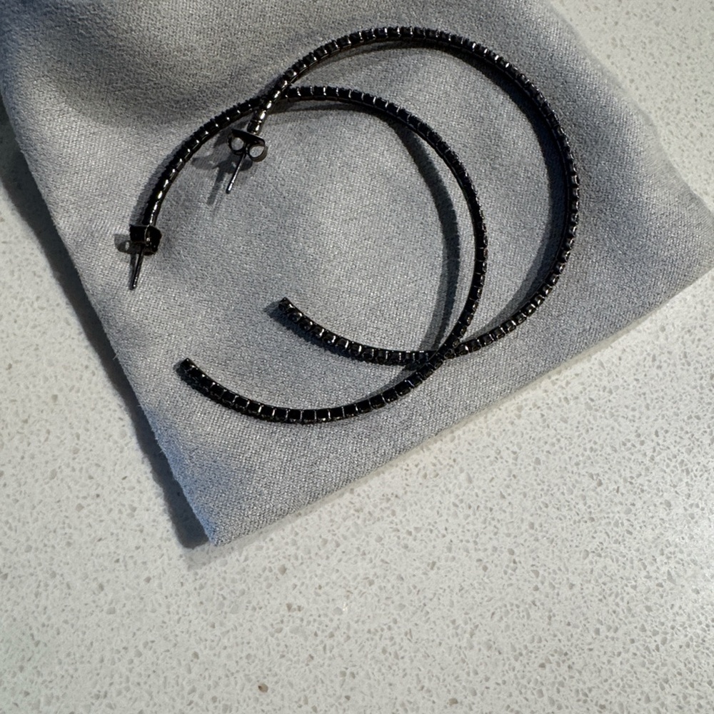 Gorgeous CRYSTAL PAVÉ FLEX HOOP Earrings in Black / GUNMETAL